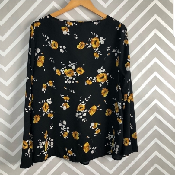 Torrid Bell Sleeve Blouse - Picture 4 of 6